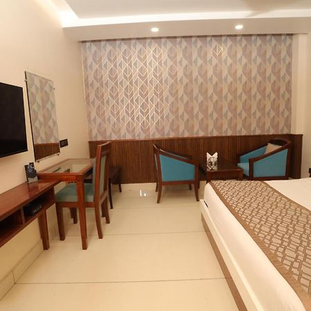 Hotel Leela Grande Karnal Ngoại thất bức ảnh
