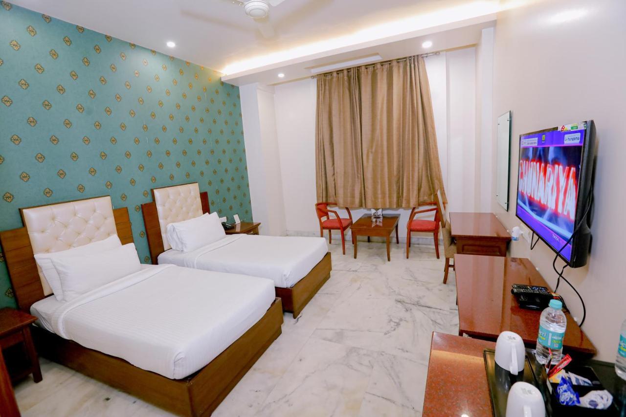 Hotel Leela Grande Karnal Ngoại thất bức ảnh