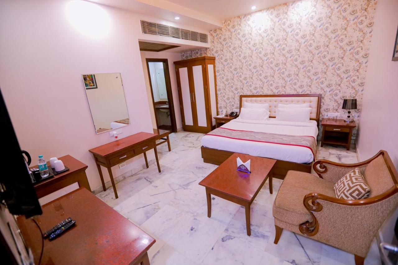 Hotel Leela Grande Karnal Ngoại thất bức ảnh