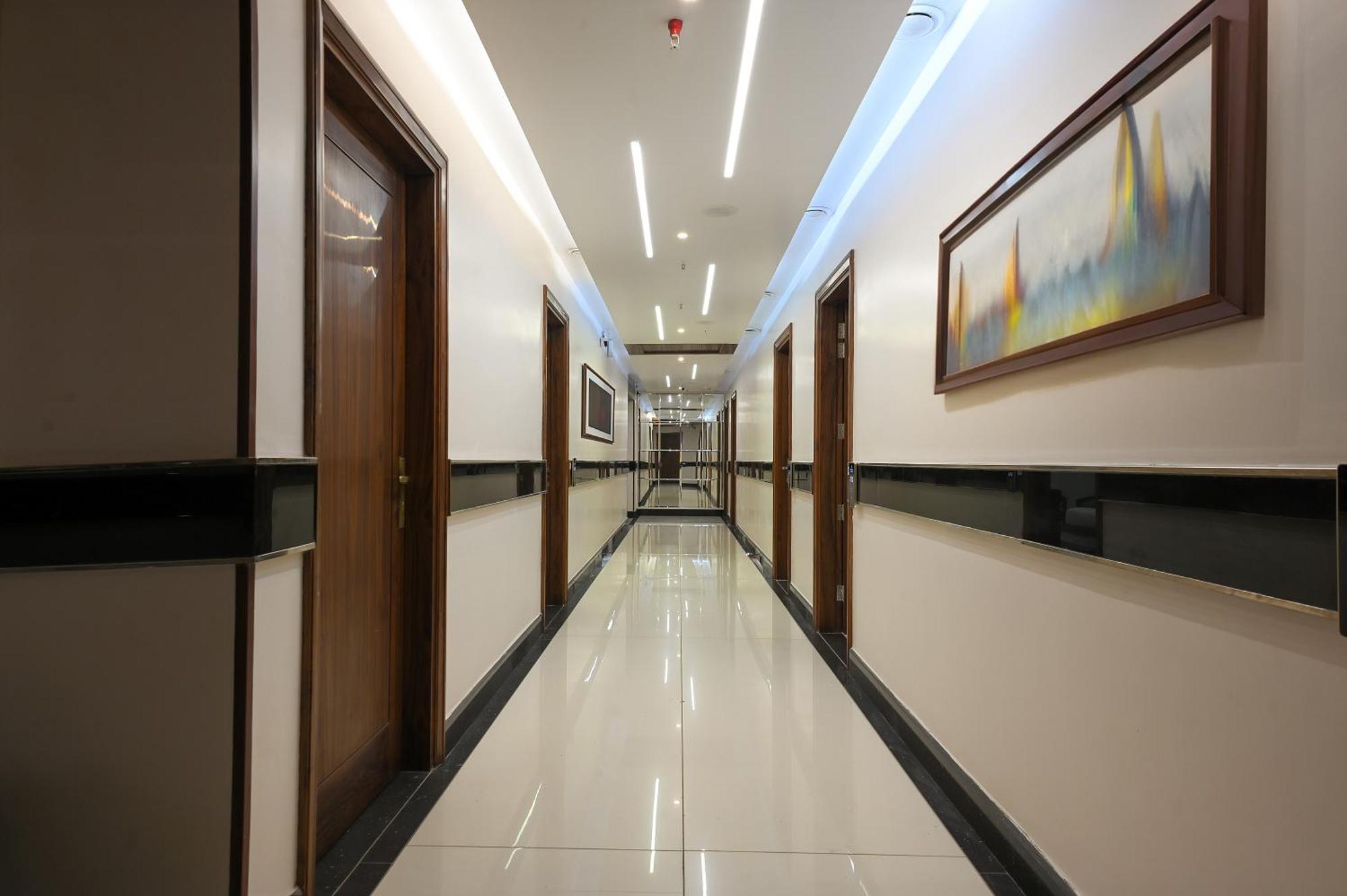 Hotel Leela Grande Karnal Ngoại thất bức ảnh