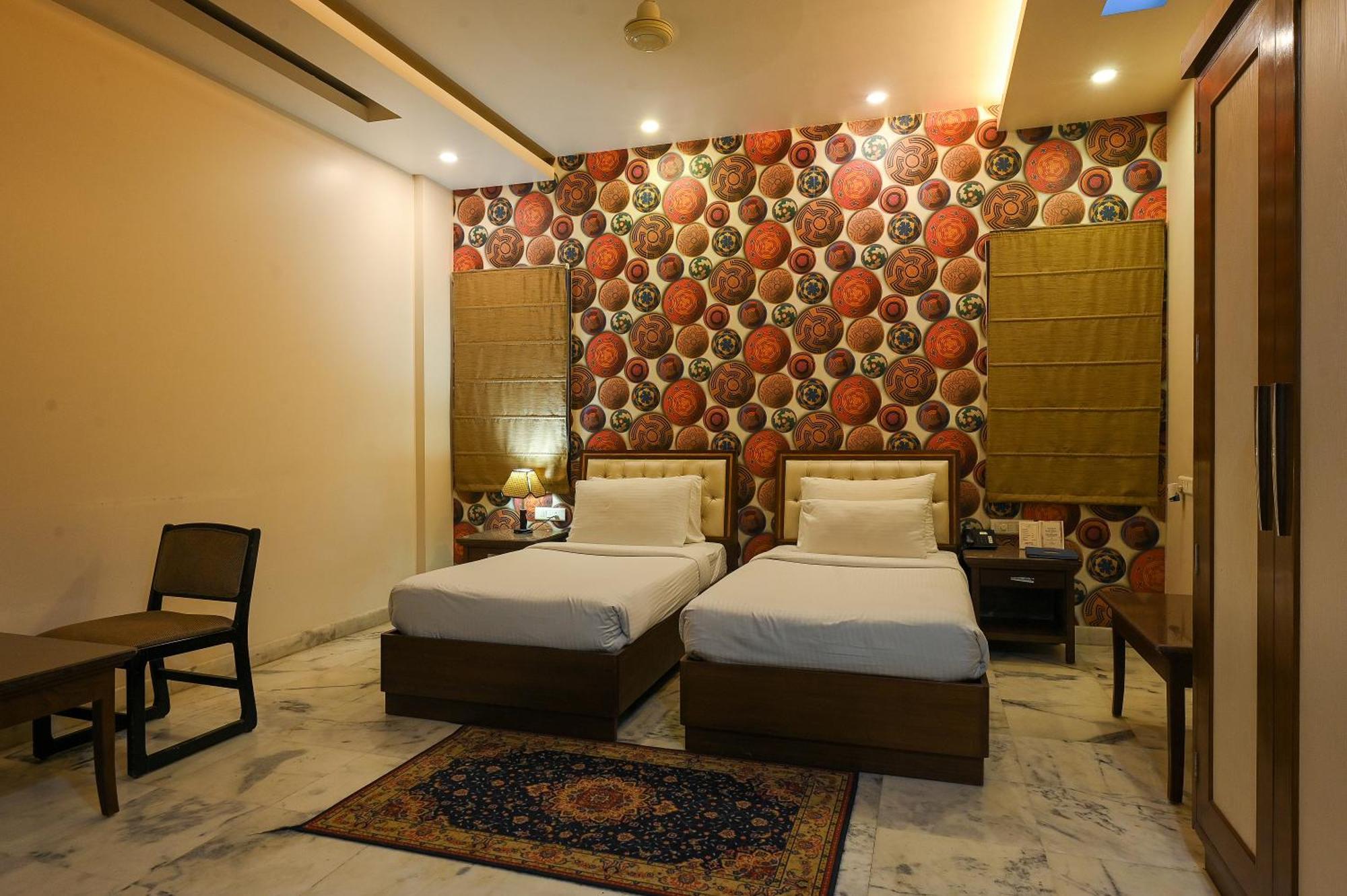 Hotel Leela Grande Karnal Ngoại thất bức ảnh