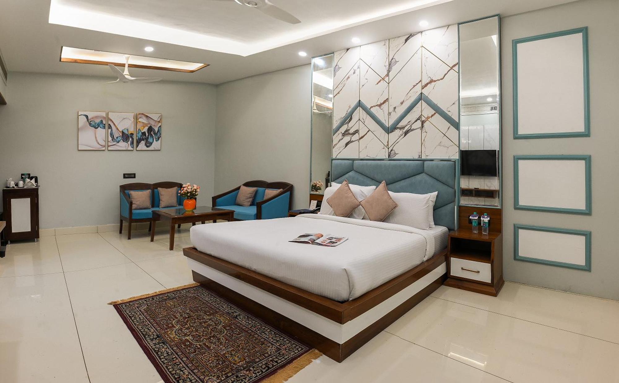 Hotel Leela Grande Karnal Ngoại thất bức ảnh