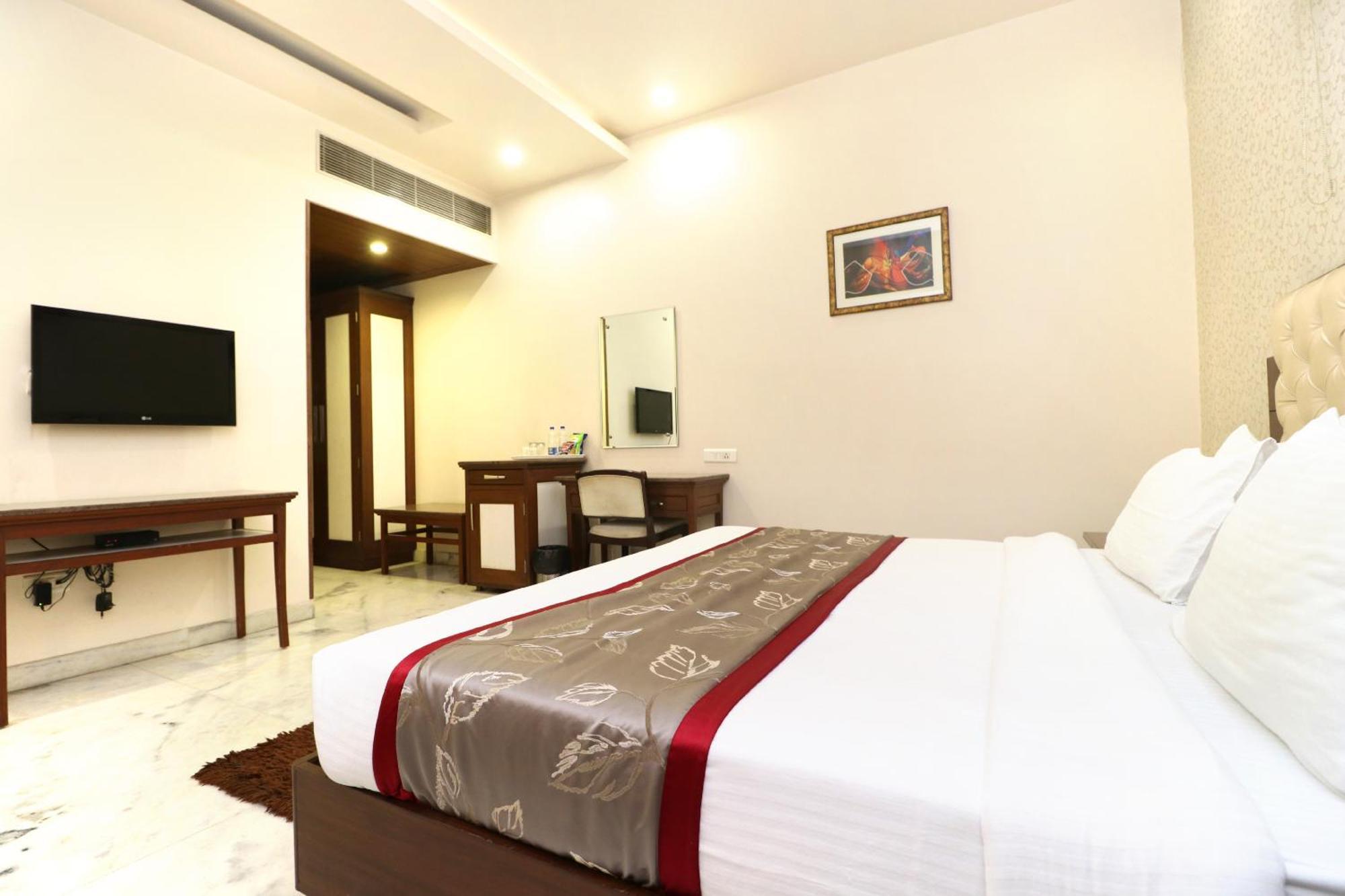Hotel Leela Grande Karnal Ngoại thất bức ảnh