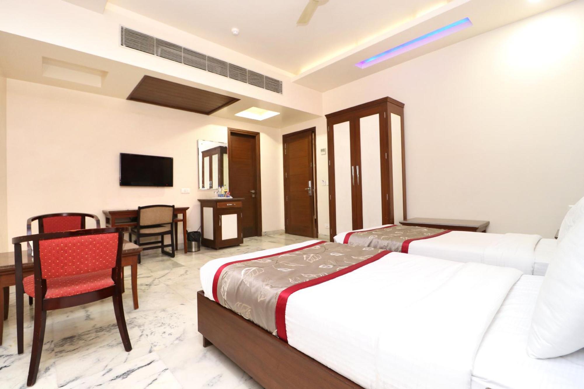 Hotel Leela Grande Karnal Ngoại thất bức ảnh