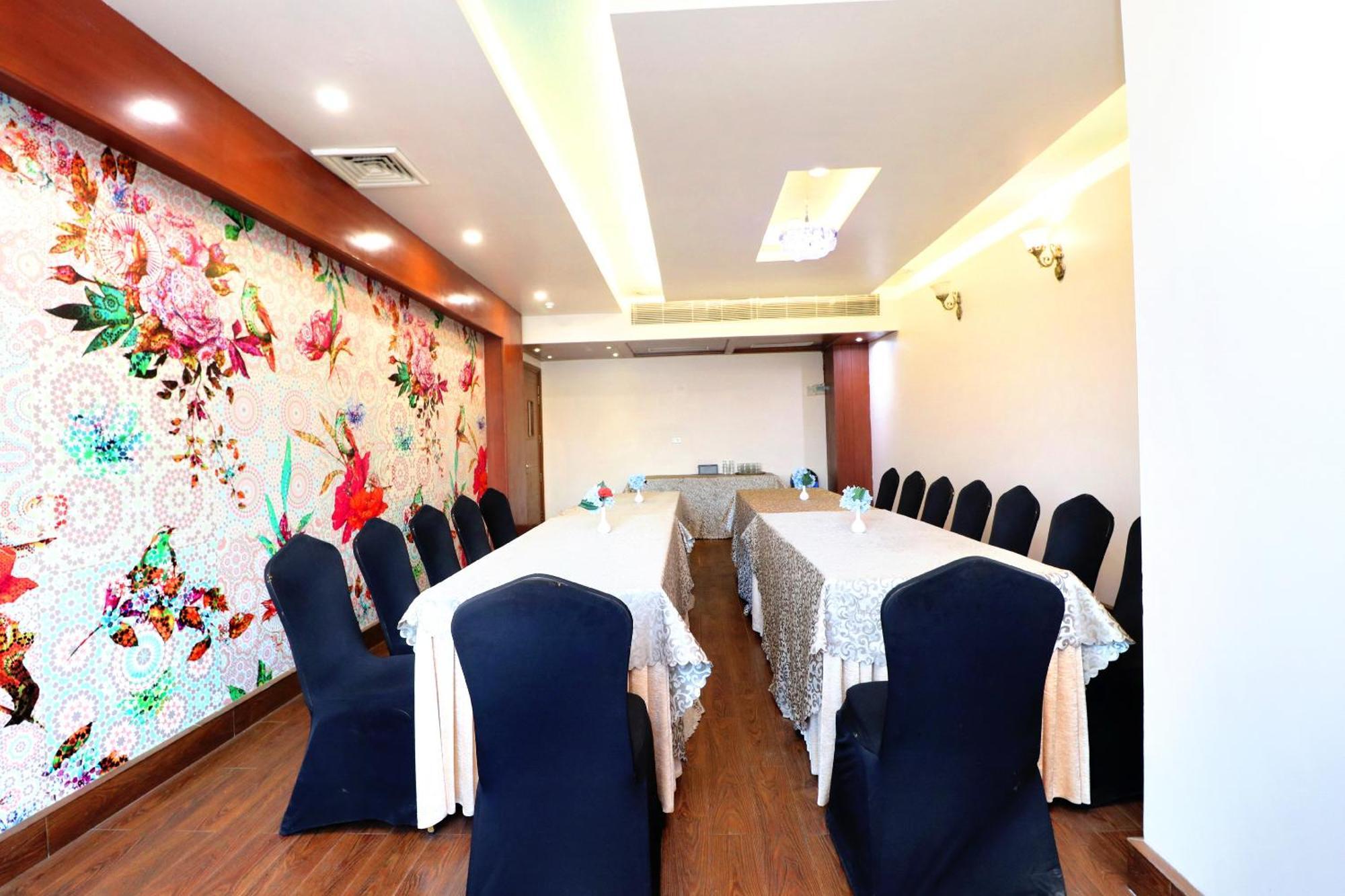Hotel Leela Grande Karnal Ngoại thất bức ảnh