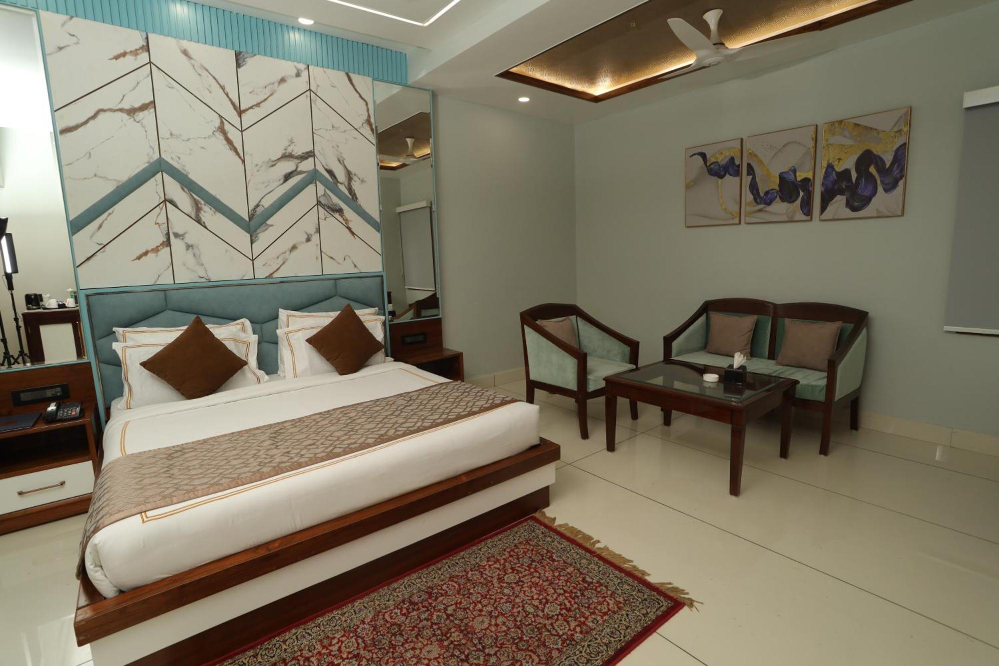Hotel Leela Grande Karnal Ngoại thất bức ảnh