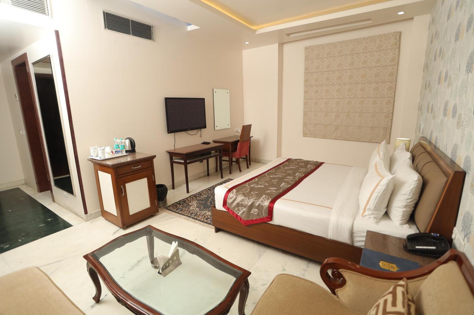 Hotel Leela Grande Karnal Ngoại thất bức ảnh
